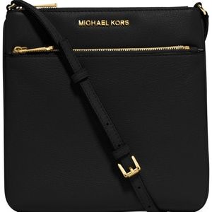 👜 Black Michael Kors Riley Pebble Crossbody